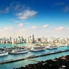 Hablar de Miami es hablar de un paraíso tropical en una gran ciudad. Descubrir la famosa playa de Miami Beach, respirar el aire cubano de Little Habana o visitar el Parque Nacional de los Everglades son sólo algunas de las cosas que se pueden ...