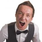 Desahogarse es necesario, especialmente en tiempos de crisis. Hace seis años, dos jóvenes polacos abrieron en Cullera (Valencia) un bar para que su clientela les insulte de 17 a 21 horas. A cambio, los insultos más originales llevan premio de...