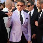 El actor Sylvester Stallone, protagonista de Los mercenarios 3. A su lado Mel Gibson y detrás Antonio Banderas.