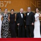 Hilary Swank y Tommy Lee Jones con la mujer de éste, Dawn Laurel-Jones, y las actrices Sonja Richter y Miranda Otto en la presentación de The Homesman.