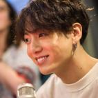 Nombre completo: Jeon Jung-kook.Fecha de nacimiento: 1 de septiembre de 1997. Bus&aacute;n, Corea del Sur.Rol: cantante y bailar&iacute;n central.