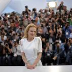 La actriz llevó un vestido blanco de Altuzarra en la presentación de 'Grace de Mónaco' en el 67º Festival de Cine de Cannes.