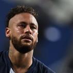 Paris Saint-Germain's Brazilian forward Neymar cries at the end of the UEFA Champions League final football match between Paris Saint-Germain and Bayern Munich at the Luz stadium in Lisbon on August 23, 2020. (Photo by David Ramos / POOL / AFP) ...