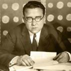 5c8a4ab4250000580680f3c9