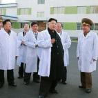 Impartiendo una charlita mientras fuma un piti y mira arrobado el infinito