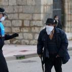 5c8a9975230000dd04234edb