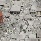 5c8aa957250000e203c96692