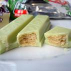 En España, lo típico es comprar un Kit Kat de chocolate blanco o negro, pero en Japón el abanico de posibilidades es muy amplio. Los japoneses pueden optar a una gran variedad de sabores que se asemejan a una broma de mal gusto. Además del K...