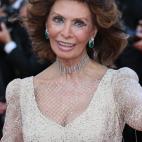 5c8b3e082000009d037076f7