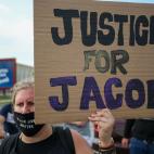 5f44bdd2270000c803ea5c7c