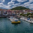 Que su nombre signifique en latín "agua limpia" es sólo el primer indicio de que Mundaka es uno de los pueblos costeros más bonitos de España. Situado en plena Reserva de la Biosfera de Urdaibai, este pueblo no sólo es conocido por la natu...
