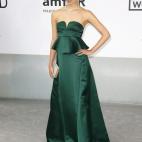 La modelo Natasha Poly, vestida de Marni.