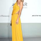 La modelo inglesa Rosie Huntington-Whiteley, de Emilio Pucci.