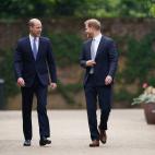 Los hijos de Diana de Gales, a su llegada al acto