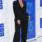 5c8aa97120000045046f8170