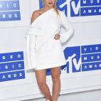 5c8aa975360000a61b6bd356