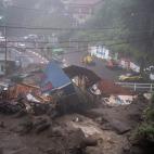 Las fuertes lluvias han provocado que el terreno cediera y se produjera el deslave este s&aacute;bado, 3 de julio, en la ciudad japonesa de Atami, a las afueras de Tokio.