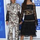 5c8aa979240000f404a37163