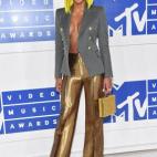 5c8aa97b2500005806818112