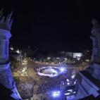 La Plaza de Cibeles, abarrotada de aficionados.