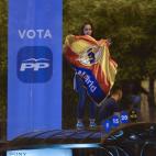 Aficionados del Real Madrid celebran la Copa de Europa en Cibeles.