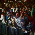 Los aficionados del Madrid celebran en Lisboa el título.