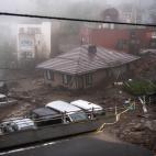 Las fuertes lluvias han provocado que el terreno cediera y se produjera el deslave este s&aacute;bado, 3 de julio, en la ciudad japonesa de Atami, a las afueras de Tokio.