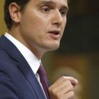 5c8b6dbe240000f404a4b108