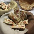 Vale, no son patatas fritas, pero pueden hacer su función si lo que se quiere es cuidar la línea o aderezar los platos de forma original. Mira la receta en Cookpad.