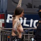Activistas de Femen irrumpen en un acto franquista en el centro de Madrid