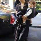 Con su hija Valentina en París