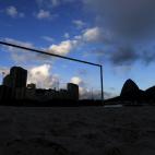 Una portería en la playa de Sao Conrado, en Río de Janeiro.