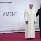 5c8b1603230000dd042411cc