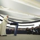 5c8b1603250000e203ca0173