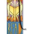 Gentes de bolsos siempre llenos: alegráos. Este marcapáginas tiene una banda elástica que mantiene tu libro cerrado cuando te desplazas y asegurando que las páginas de tu nueva novela no se arruguen en la jungla de tus cosas. (Vía ALA.)