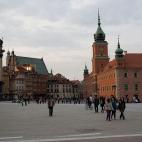 Si en Sofía el pasado estaba muy presente en las calles, prepárate para Varsovia. Conocida como Ciudad Héroe, fue devastada durante la Segunda Guerra Mundial y todavía intenta resurgir de las cenizas en las que quedó, y con bastante éxito....