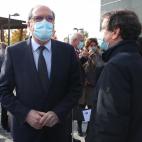 Madrid iza una bandera gigante en honor de las víctimas del Covid