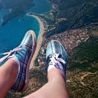 La playa de Ölüdeniz, que significa Mar Muerto, es una de las más bonitas del mundo. En la Costa Turquesa de Turquía, esta playa es bañada por las aguas del Egeo y el Mediterráneo, un entorno perfecto para disfrutar de un vuelo en parapent...