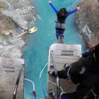 Si por algo es conocido Nueva Zelanda es por sus impresionantes paisajes y por sus deportes extremos. El puente de Kawarau es uno de los lugares más increíbles para poner la adrenalina a flor de piel. Saltar desde este puente y plantar cara al...