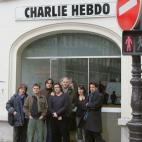 Foto de archivo de 2006 con miembros del equipo de 'Charlie Hebdo'