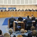 Dentro de la partida dedicada al Presupuesto General de la Unión Europea se incluye esta aportación "a la UE para el pago de indemnizaciones derivadas de Sentencias del Tribunal de Justicia de la Unión Europea" que asciende a 10 millones de e...