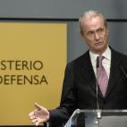 El exministro de Defensa sali&oacute; en la segunda legislatura de Mariano Rajoy. Su siguiente destino fue Washington, donde estuvo como embajador entre 2017 y 2018. Actualmente trabaja en la empresa privada como presidente del consejo de admini...