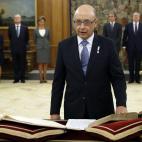 El exministro de Hacienda se retir&oacute; de la primera l&iacute;nea pol&iacute;tica y hoy vive una apacible vida de jubilado, como ha confesado &eacute;l mismo, entre sus casa de Madrid y de Guadarrama. Ha dado alguna conferencia y alguna clas...