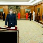 MADRID, 12/07/2021.- El nuevo ministro de la Presidencia, Relaciones con las Cortes y Memoria Democrática, Félix Bolaños, promete su cargo ante el Rey Felipe VI en un acto celebrado este lunes en el Palacio de La Zarzuela, en Madrid. EFE/Ball...