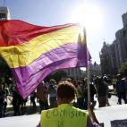 5c8b5cb22400000a05a484cd