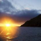 Hace ya muchos años, cuando se creía que la Tierra era plana, este cabo era conocido por los romanos como el fin de la Tierra, el punto más occidental del Viejo Continente (aunque realmente lo es el Cabo de la Roca, en Lisboa). No es de extra...