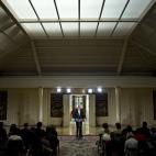 El complejo presidencial es el epicentro 'organizativo' del proceso de sucesión. Fue el escenario donde el presidente del Gobierno, Mariano Rajoy, avanzó a los españoles la decisión de don Juan Carlos. Además, ha acogido el Consejo de Minis...