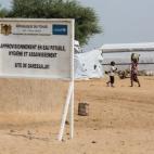 Señal que indica la localización del punto de agua potable del campamento de Daresalam