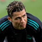 Este ha sido uno de los peinados m&aacute;s pol&eacute;micos del futbolista. Esos mechones rubio platino largos... no fueron muy bien acogidos.