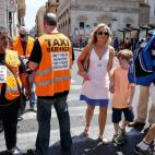 5c8b6ab5360000a61b6d078d